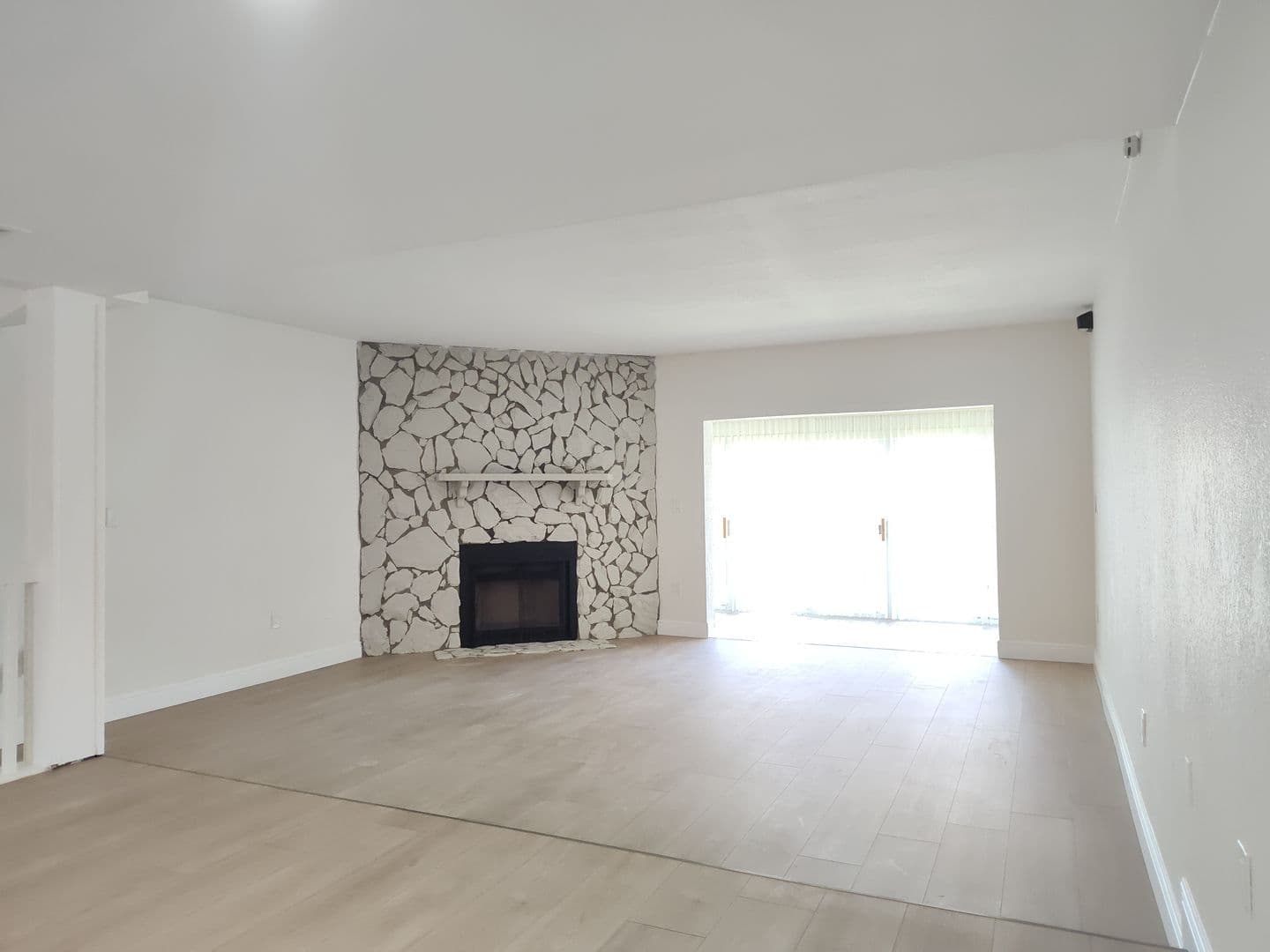 Treasure Island Townhome: 255 Capri Cir N