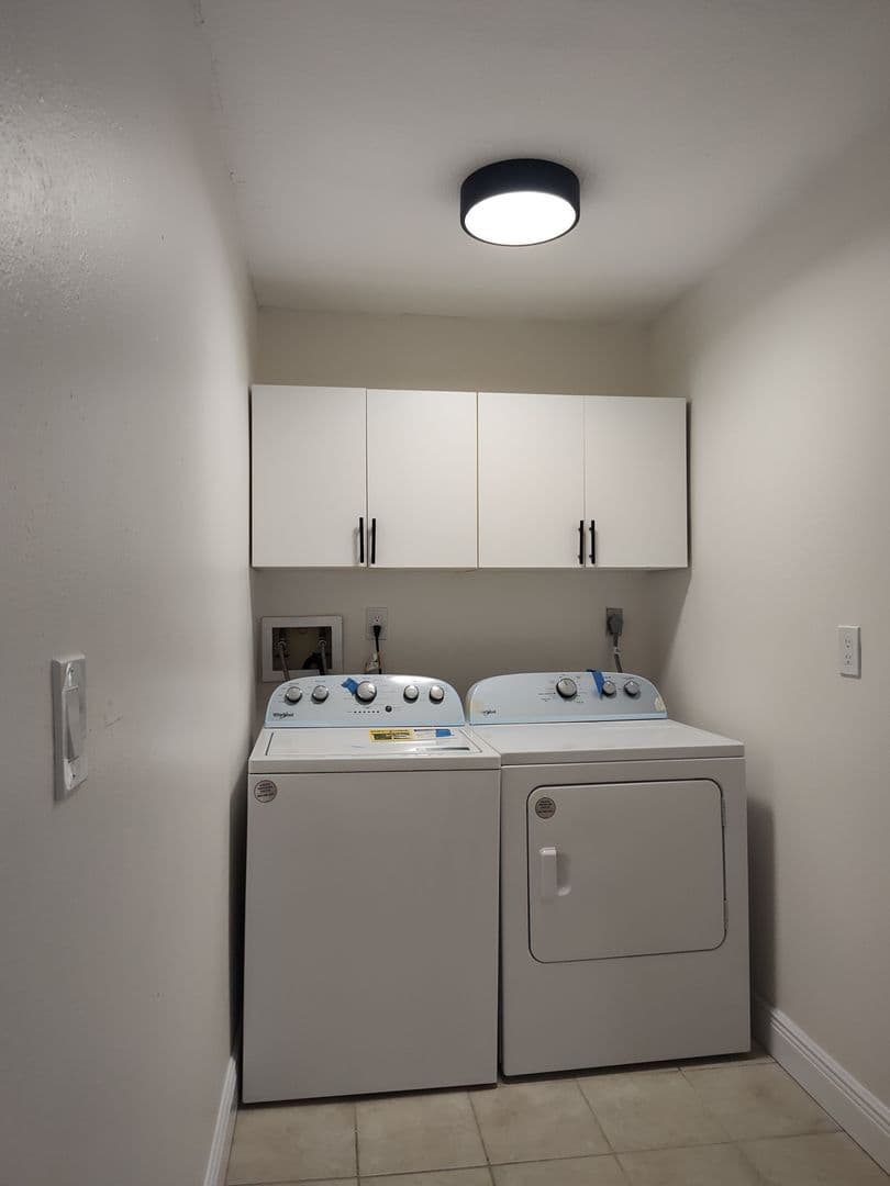 Treasure Island Townhome: 255 Capri Cir N
