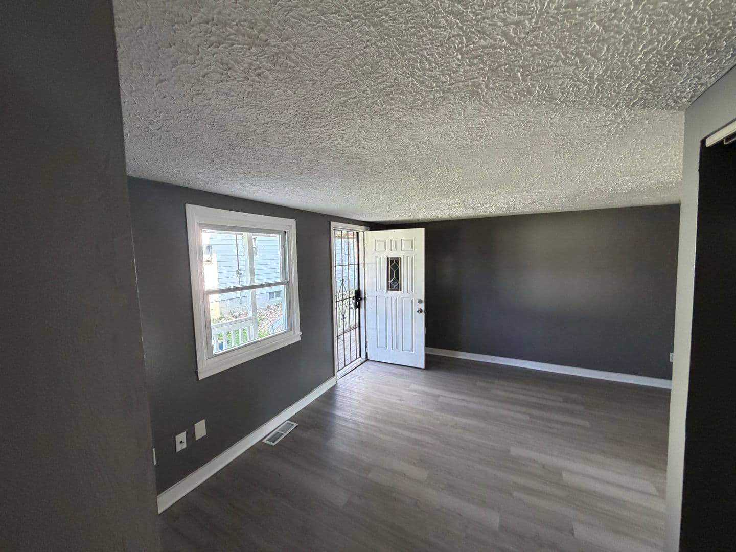 Lorain Apartment: 316 W 10th St
