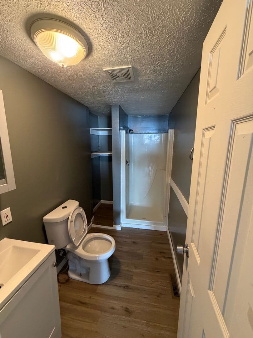 Lorain Apartment: 316 W 10th St