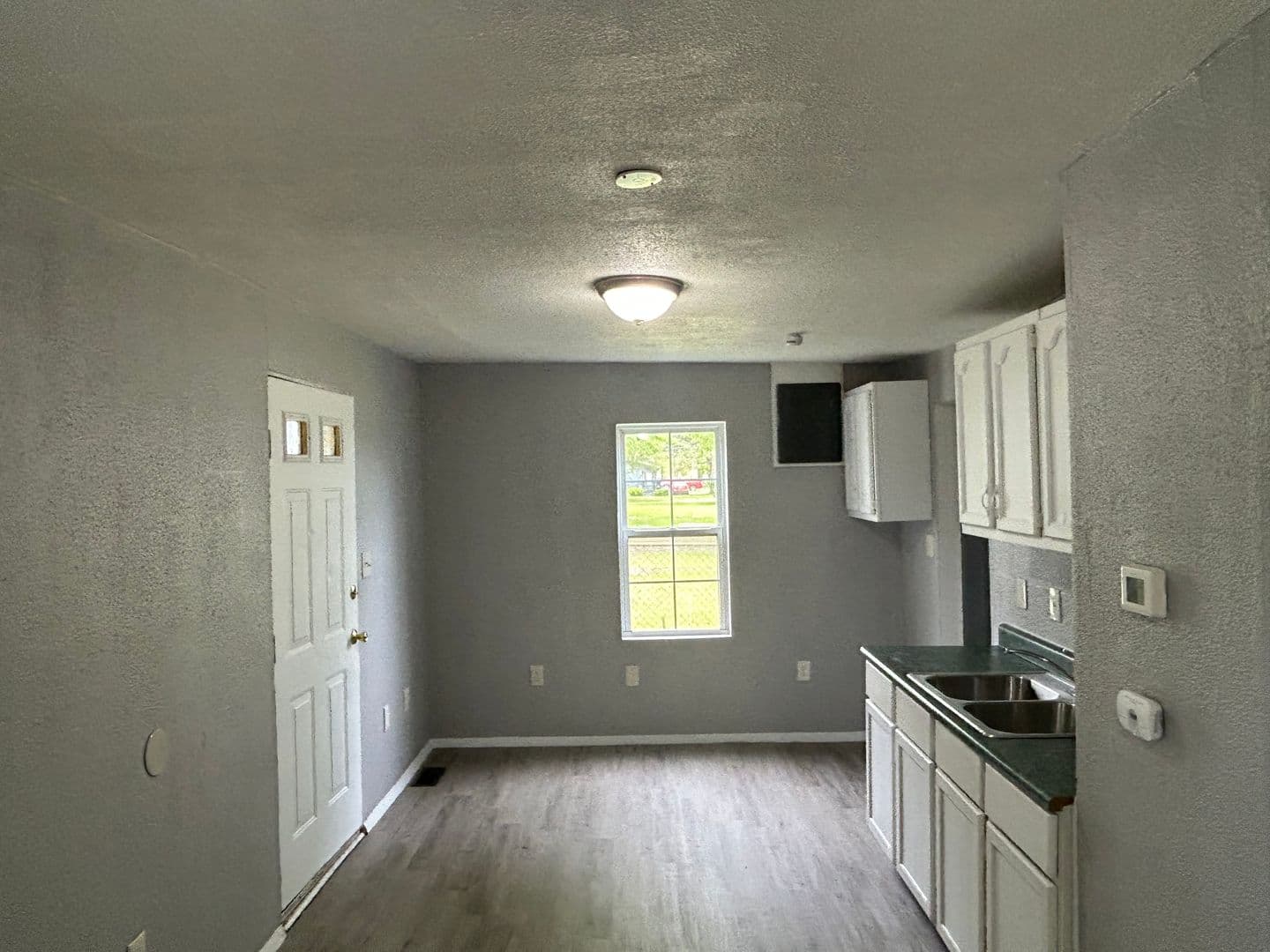 Lorain Apartment: 2344 East Ave