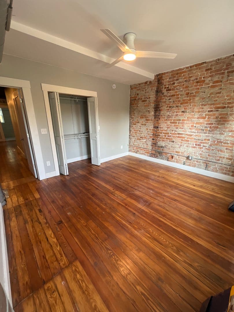 Columbus Apartment: 1540-1542 Clifton Ave