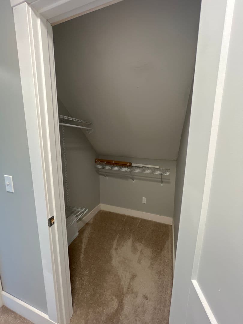 Columbus Apartment: 1540-1542 Clifton Ave