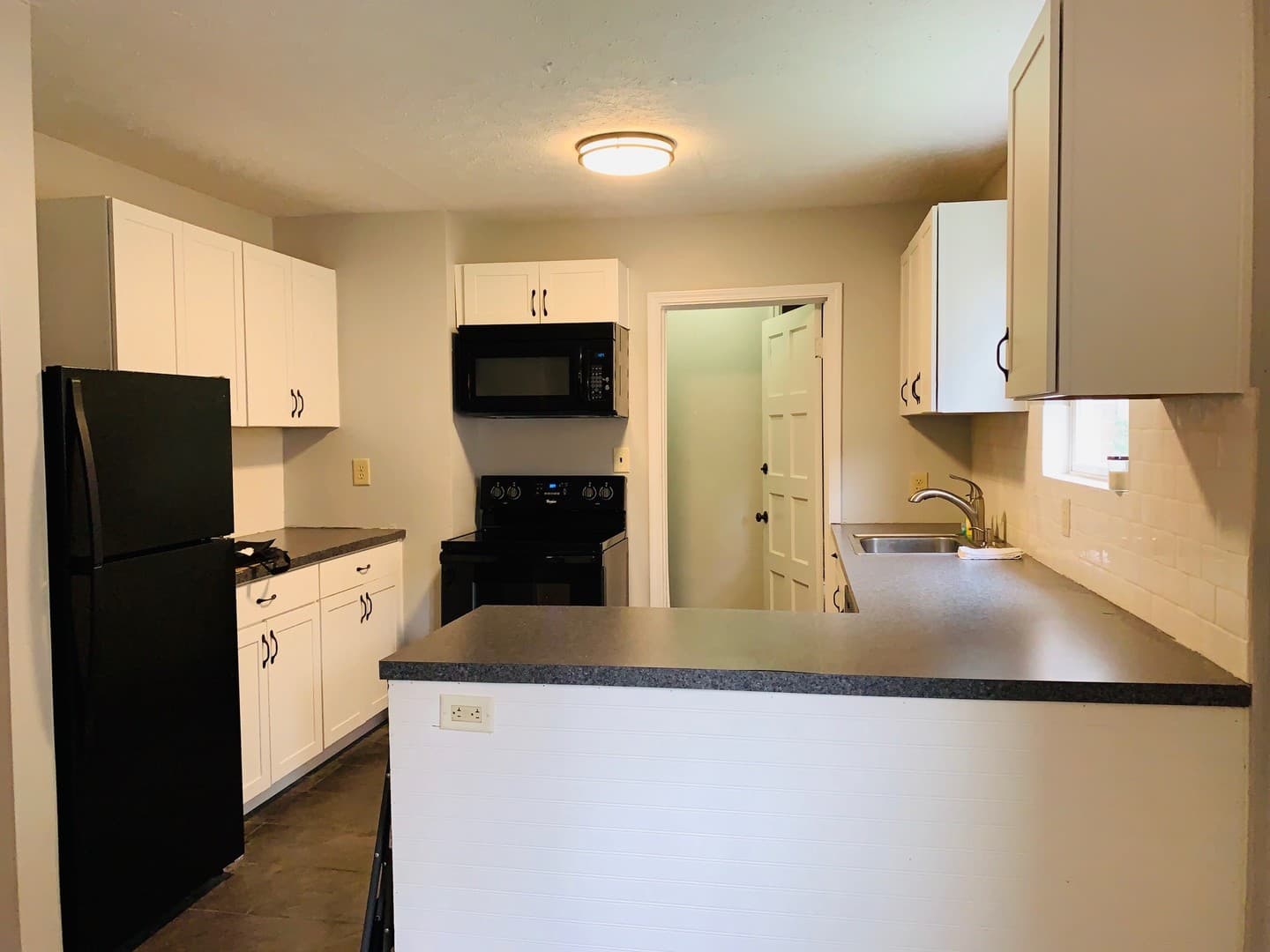 Columbus Apartment: 305 Woodland Avenue