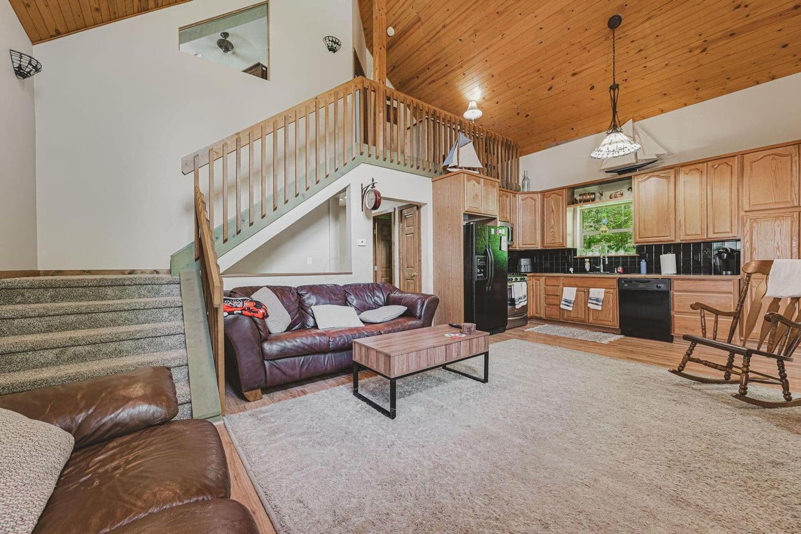 Buckeye Lake House: 153 Lighthouse Ln,