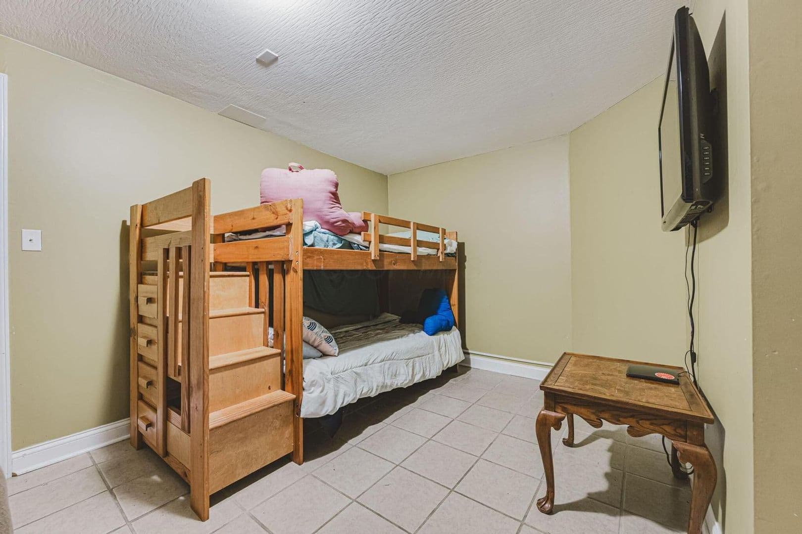 Buckeye Lake House: 153 Lighthouse Ln,