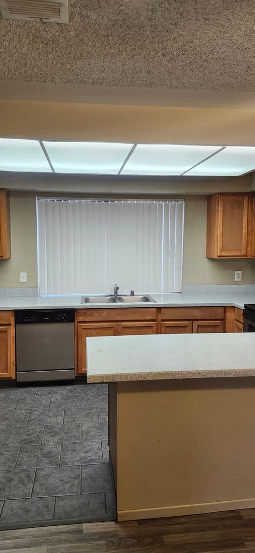 LAS VEGAS Apartment: 2780 E FLAMINGO RD