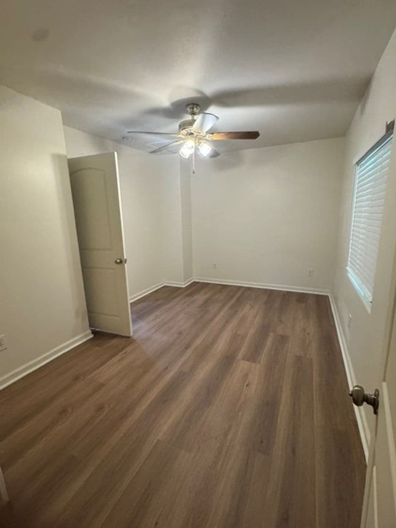 LOS ANGELES Apartment: 1153 W 37TH PL