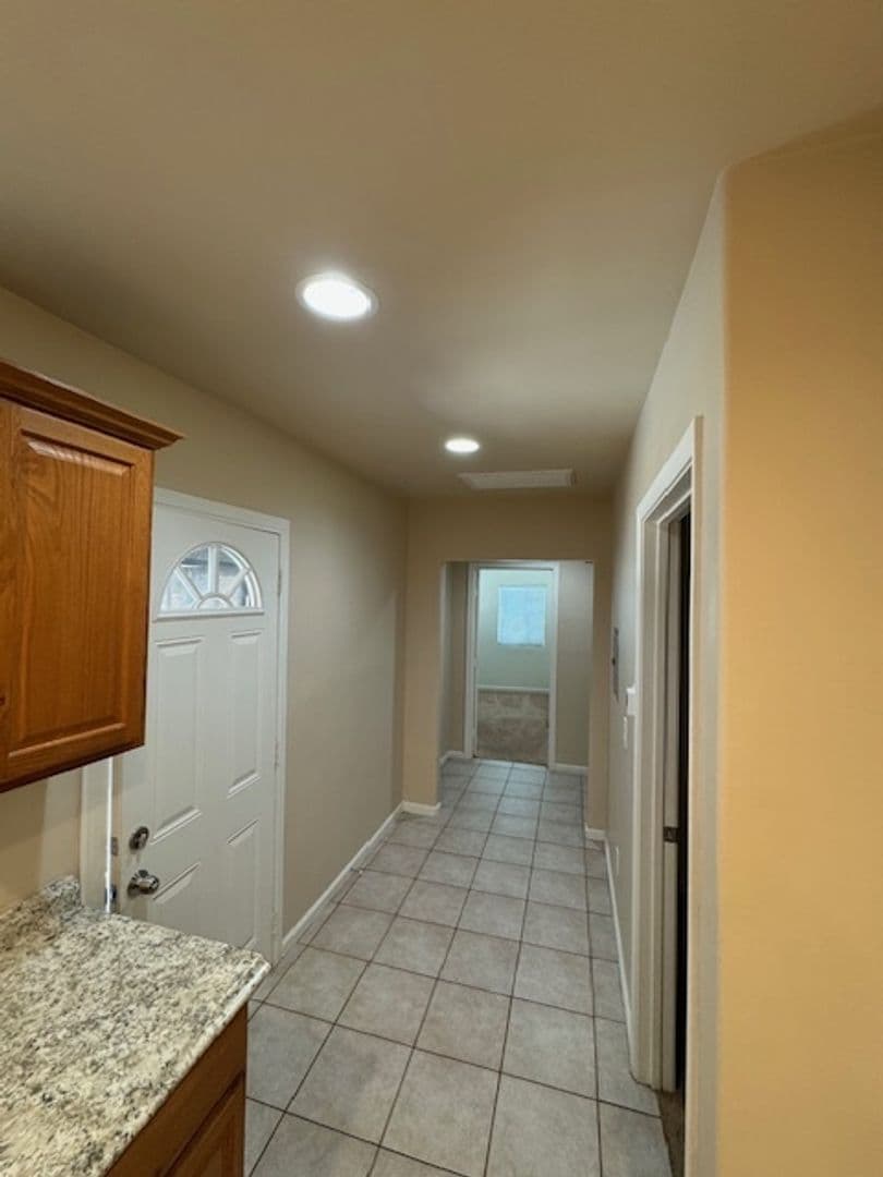 LOS ANGELES Apartment: 1153 W 37TH PL