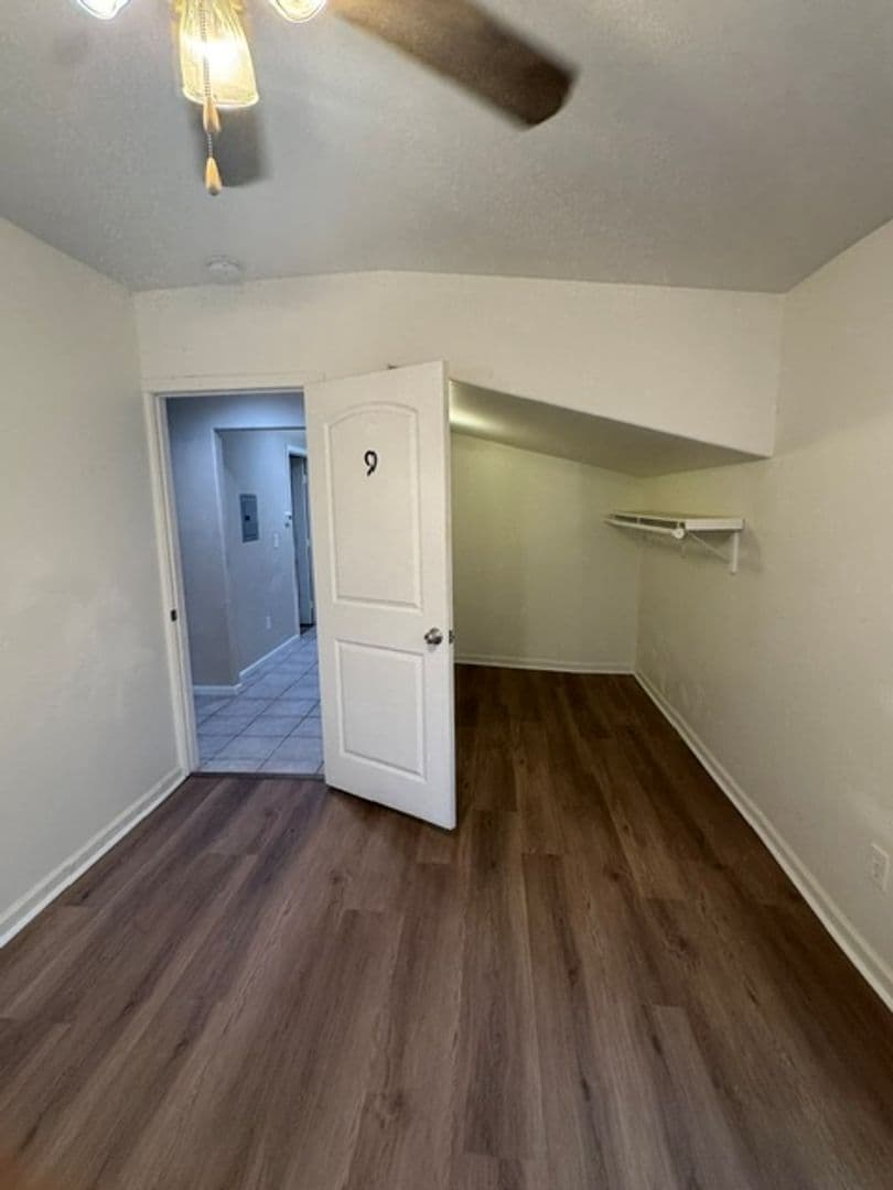 LOS ANGELES Apartment: 1153 W 37TH PL