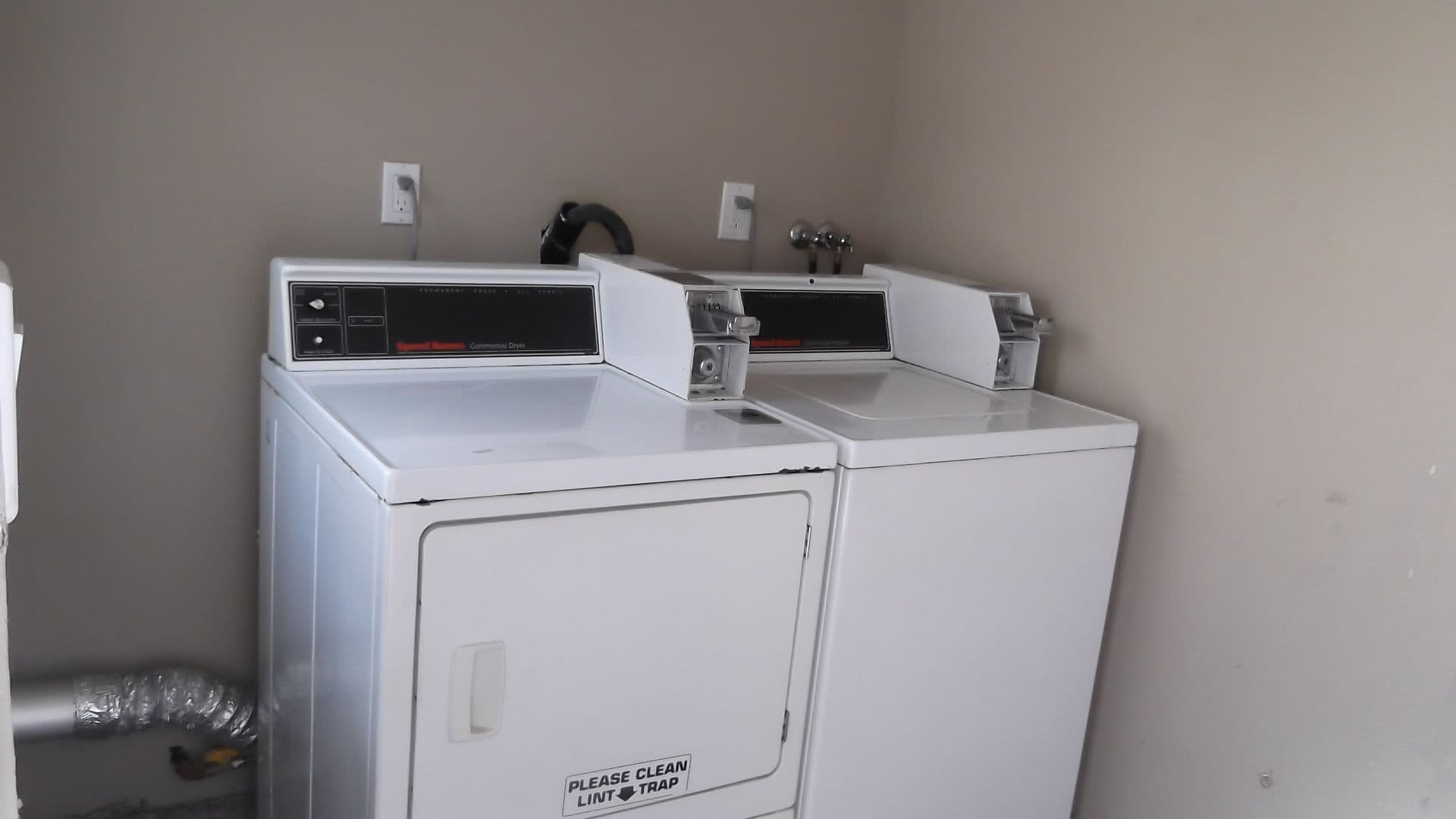 LOS ANGELES Apartment: 1153 W 37TH PL
