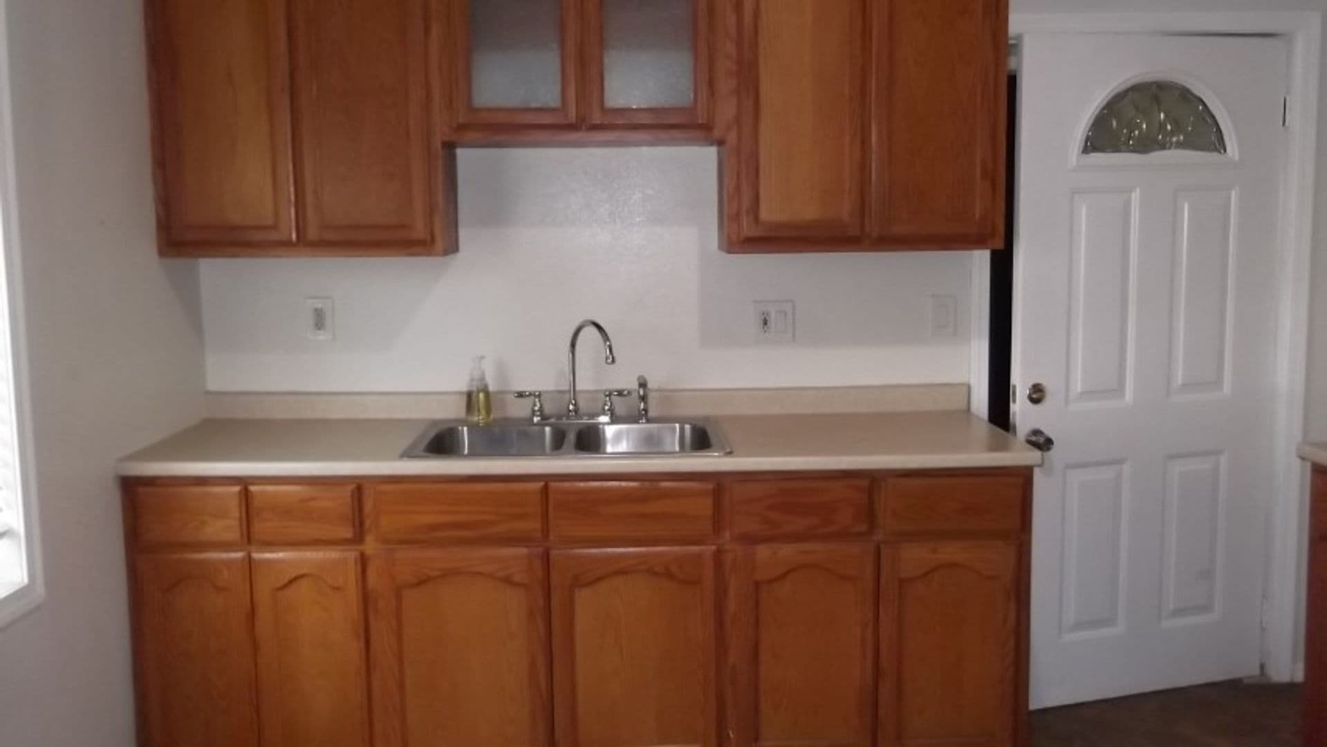 LOS ANGELES Apartment: 1153 W 37TH PL