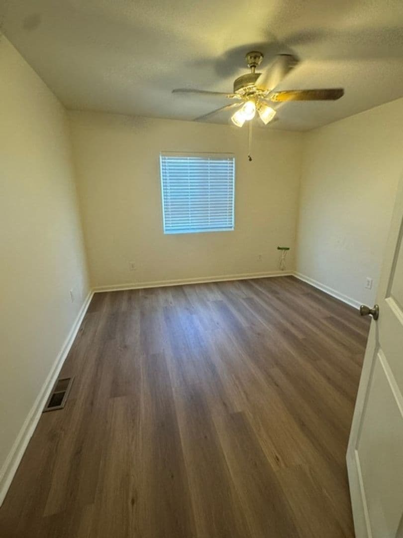 LOS ANGELES Apartment: 1153 W 37TH PL