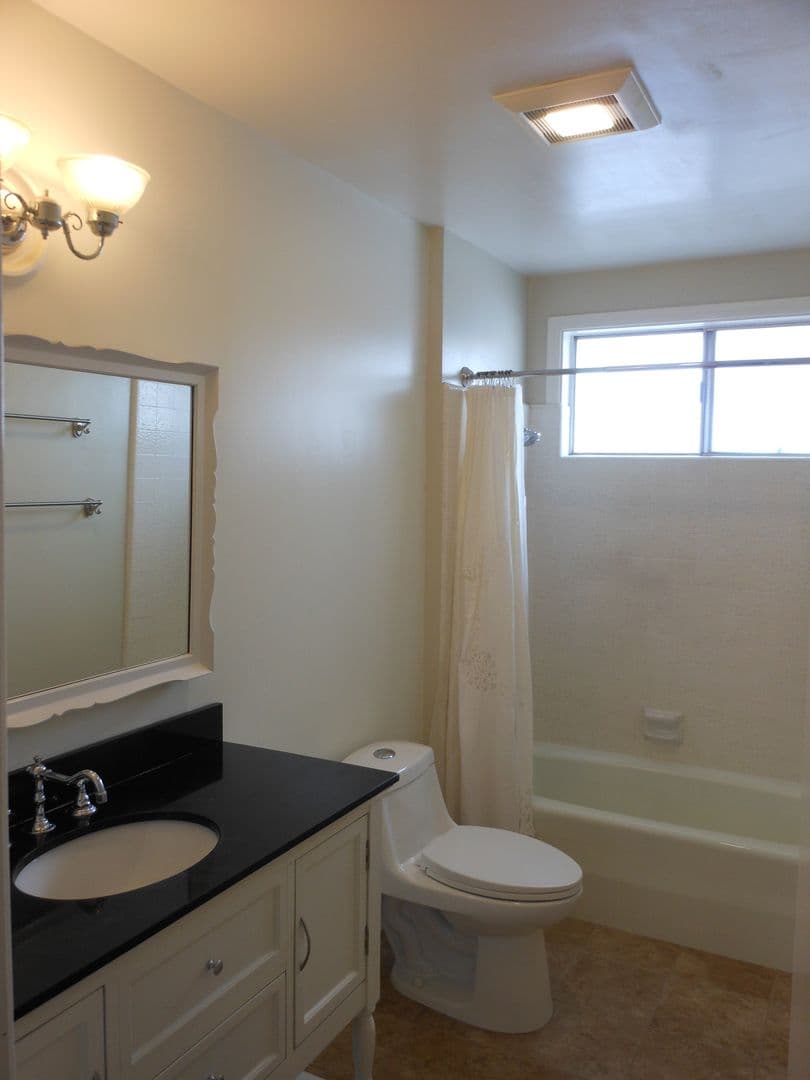 LOS ANGELES House: 8340 CHASE AVE