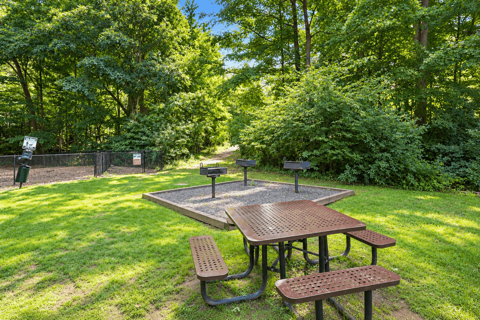 Middletown Apartment: 1 Dove Lane