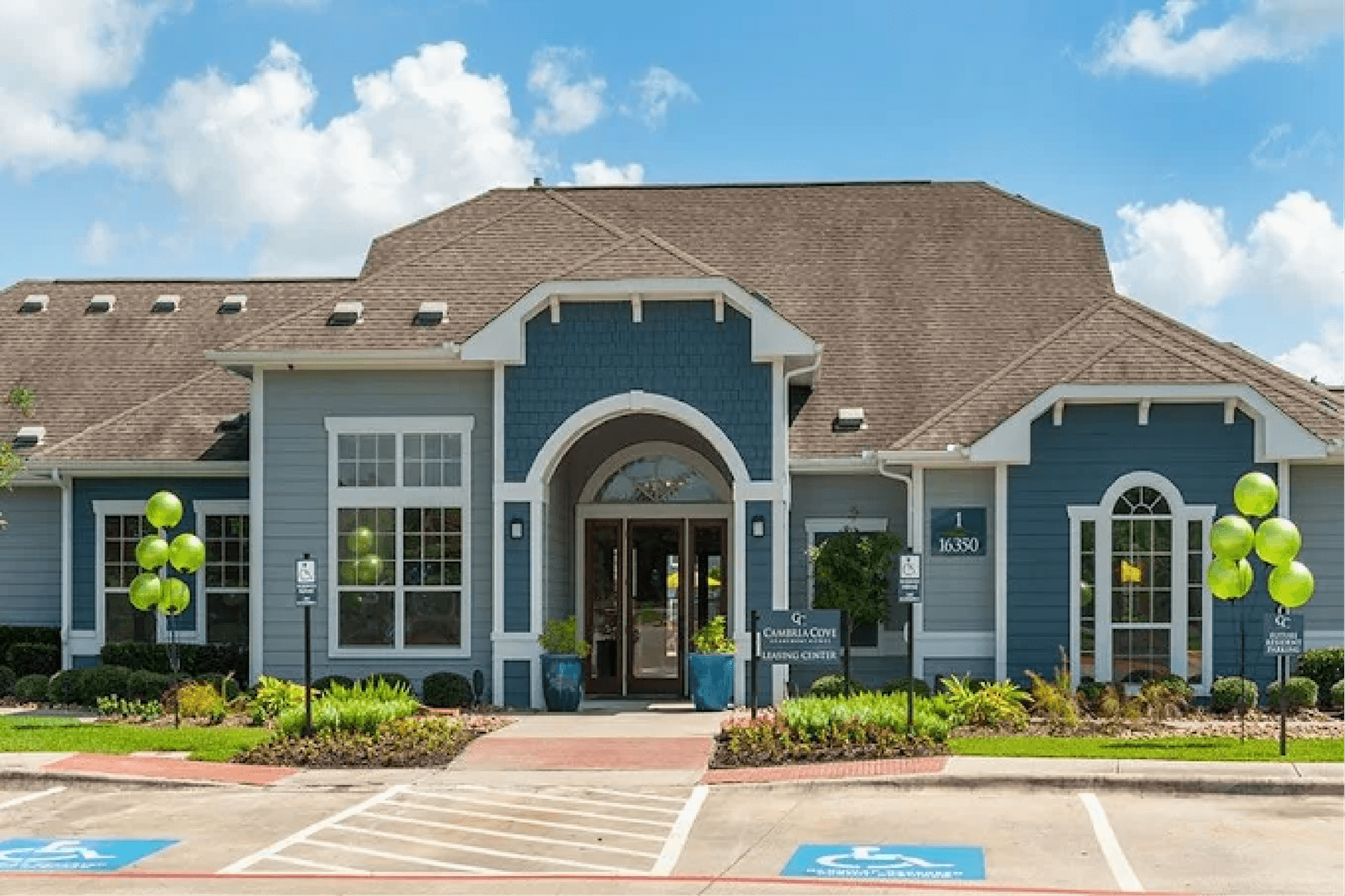 Houston Apartment: 16350 Ella Blvd