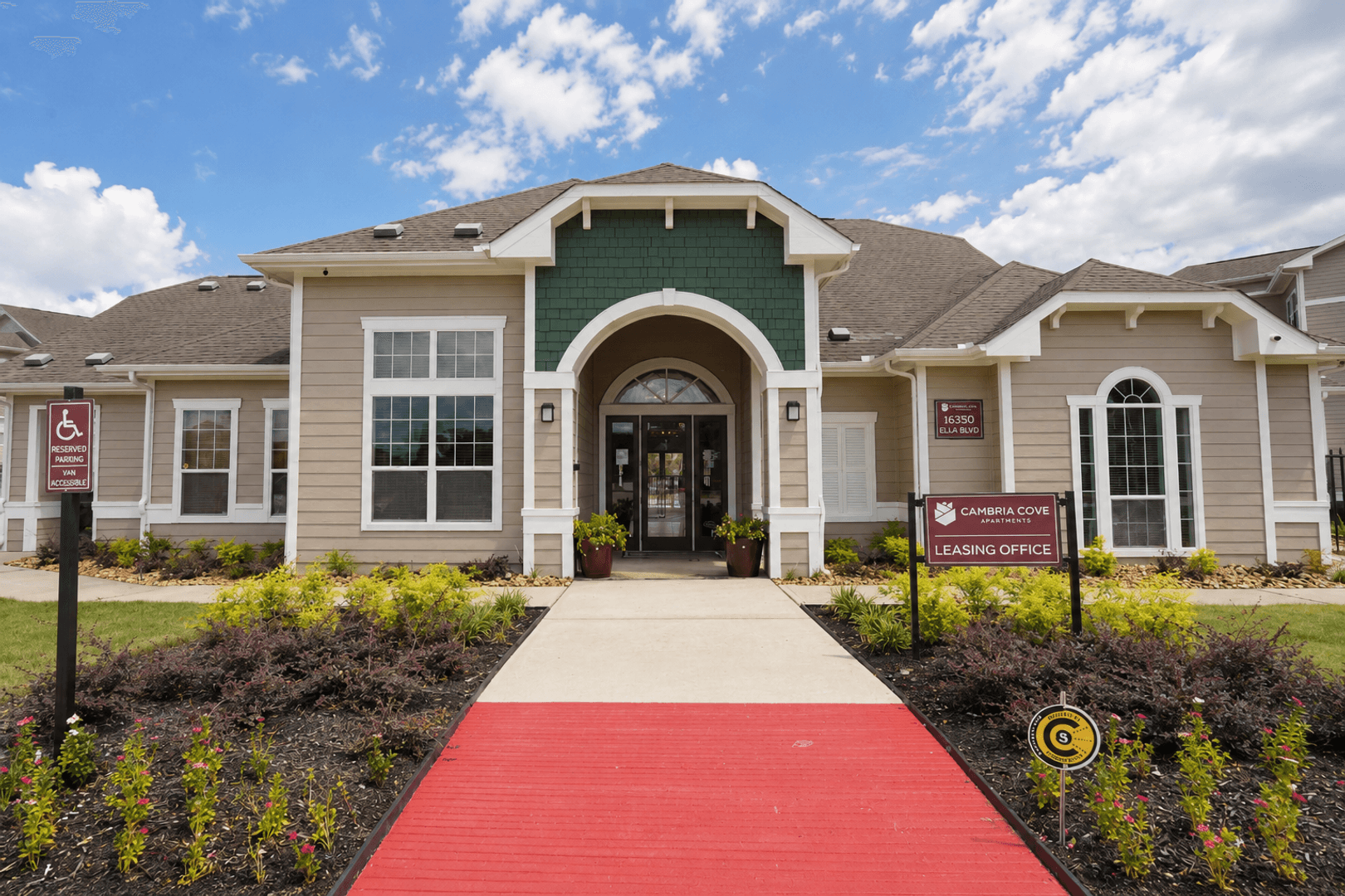 Houston Apartment: 16350 Ella Blvd