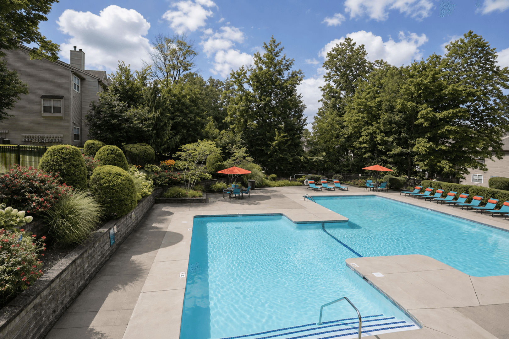 Middletown Apartment: 1 Dove Lane