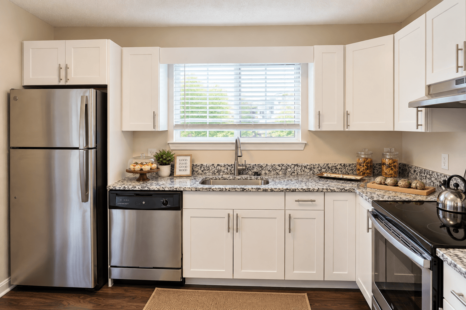 Middletown Apartment: 72 Forest Glen Circle