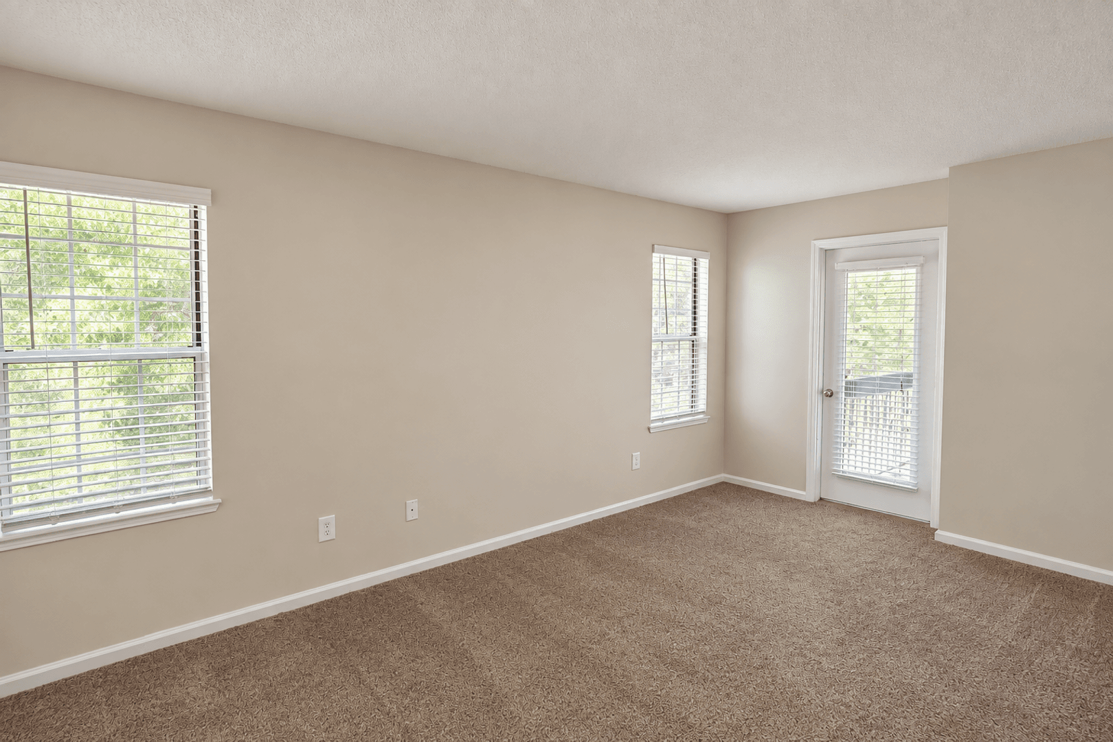 Middletown Apartment: 1 Dove Lane