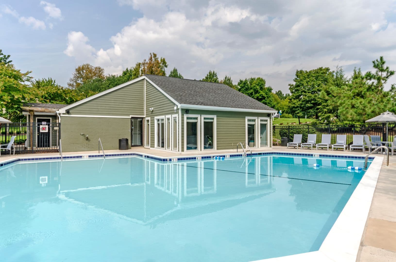 Perry Hall Apartment: 1 Lincoln Woods Way