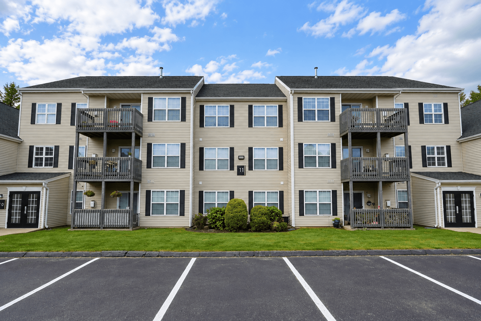 Middletown Apartment: 72 Forest Glen Circle