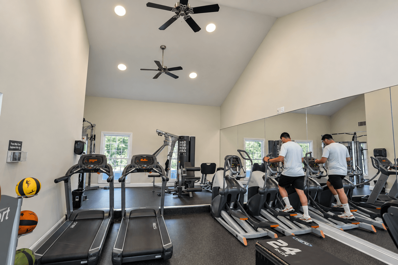 Middletown Apartment: 5 Town Colony Drive