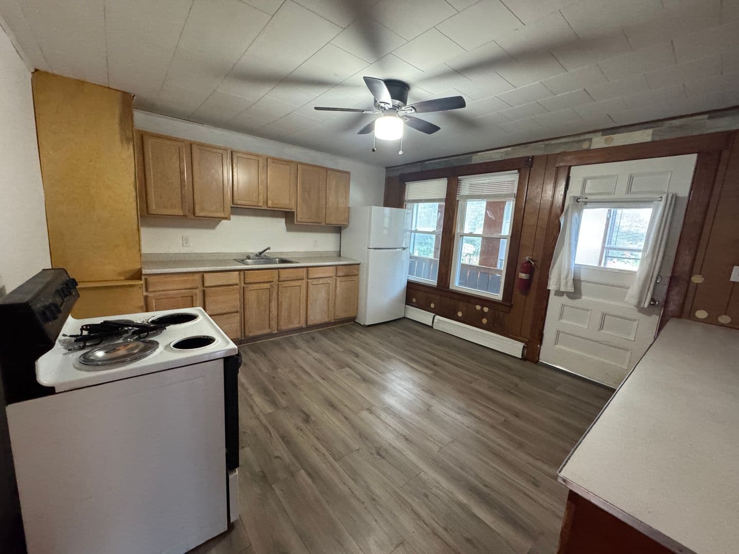 Windsor Apartment: 8 Union St.
