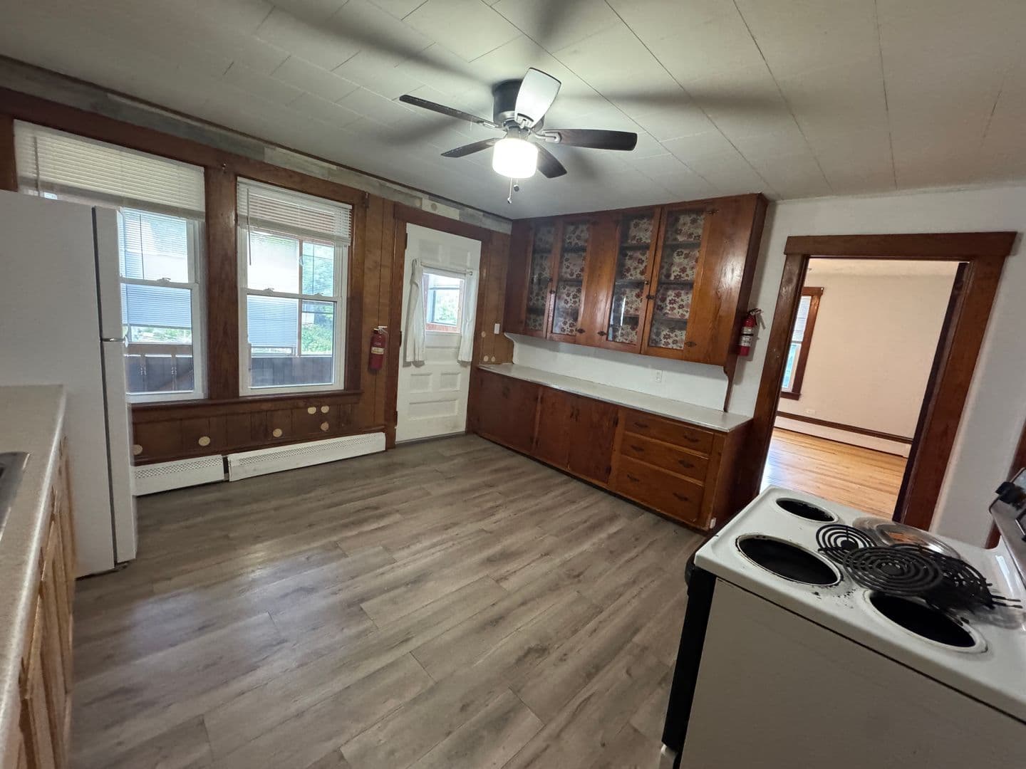 Windsor Apartment: 8 Union St.