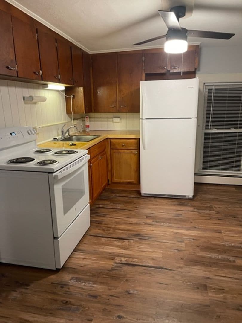 Windsor Apartment: 40 Union St.