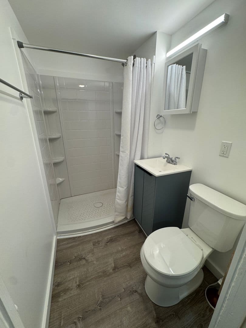 Newport Apartment: 96 South Main St.