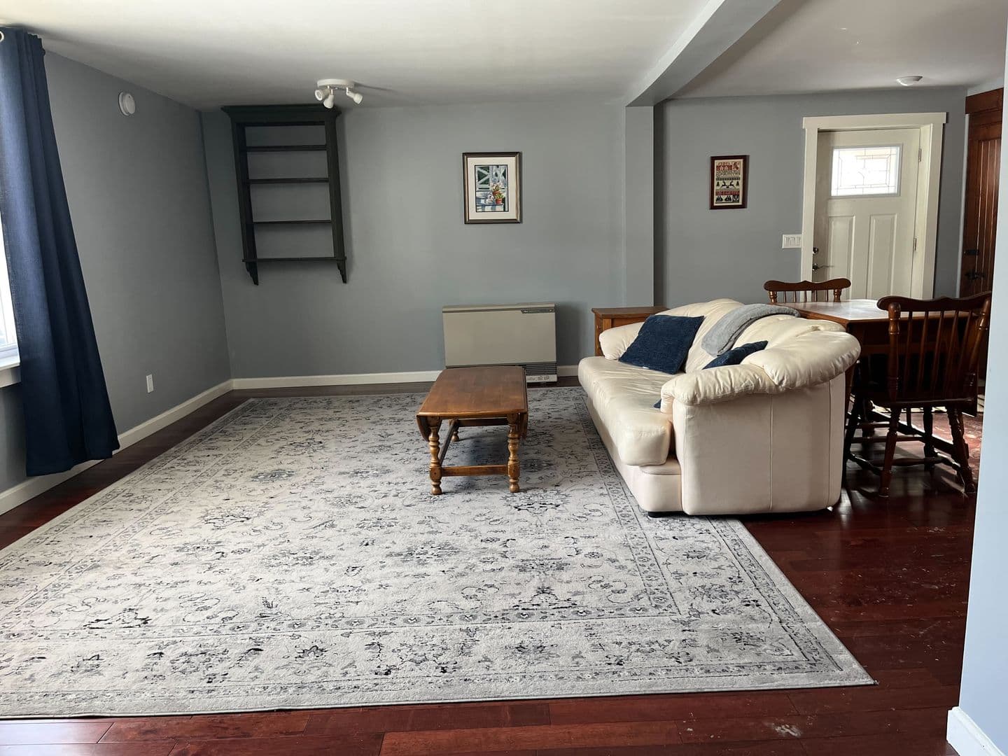Windsor Apartment: 9 1/2 Front St