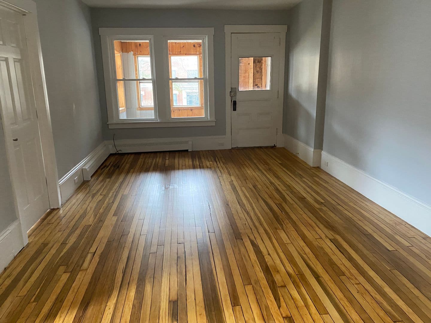 Windsor Apartment: 8 Union St.