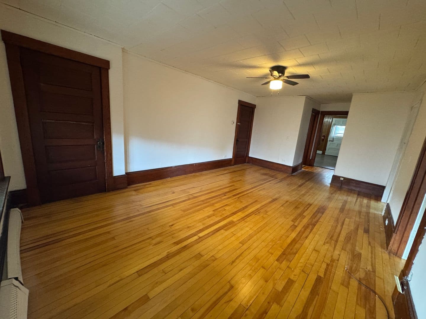 Windsor Apartment: 8 Union St.