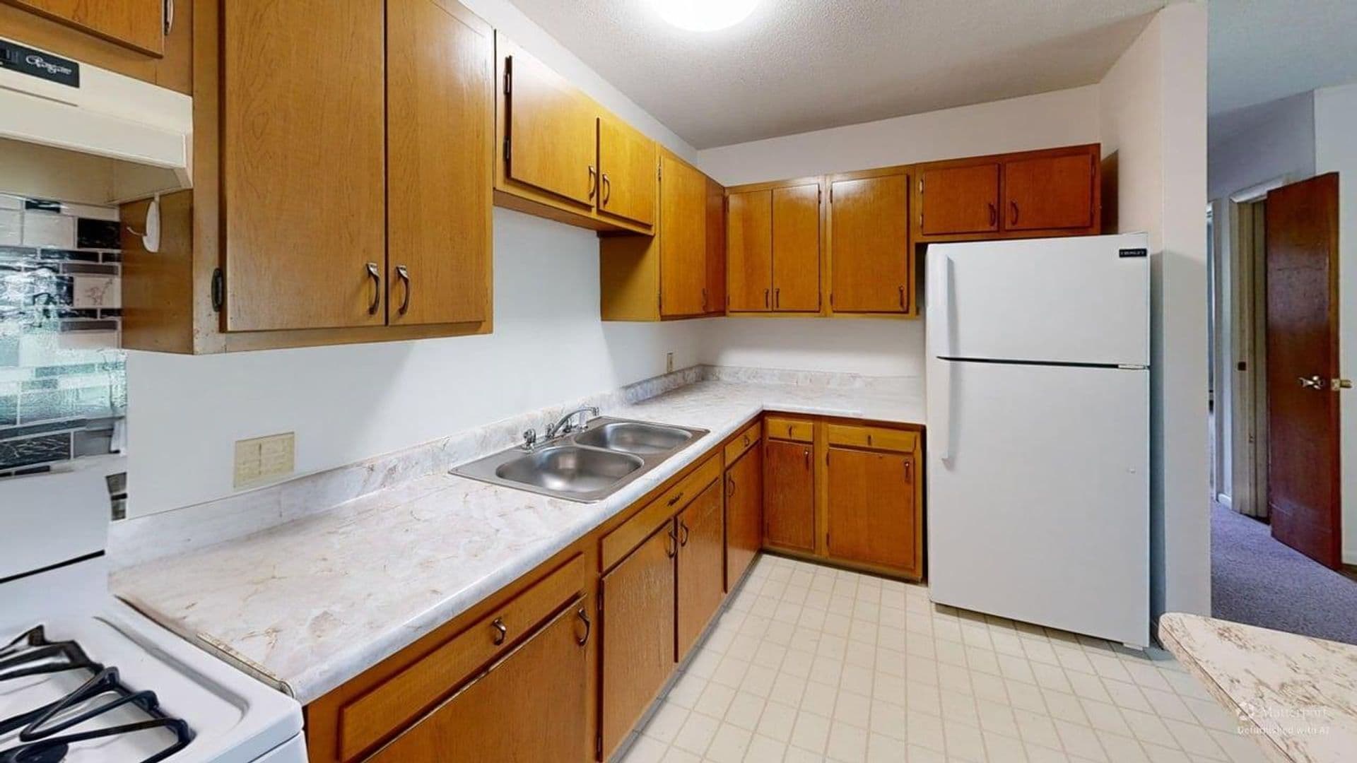 Springfield Apartment: 382-384 River St