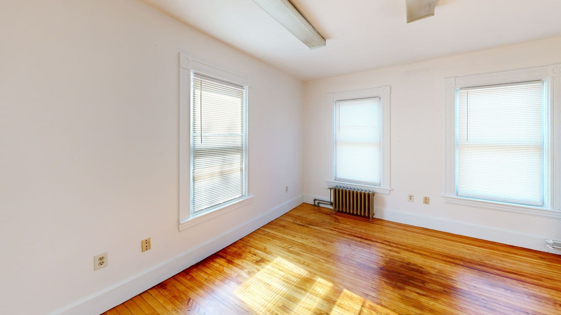 Springfield Apartment: 90 Main St