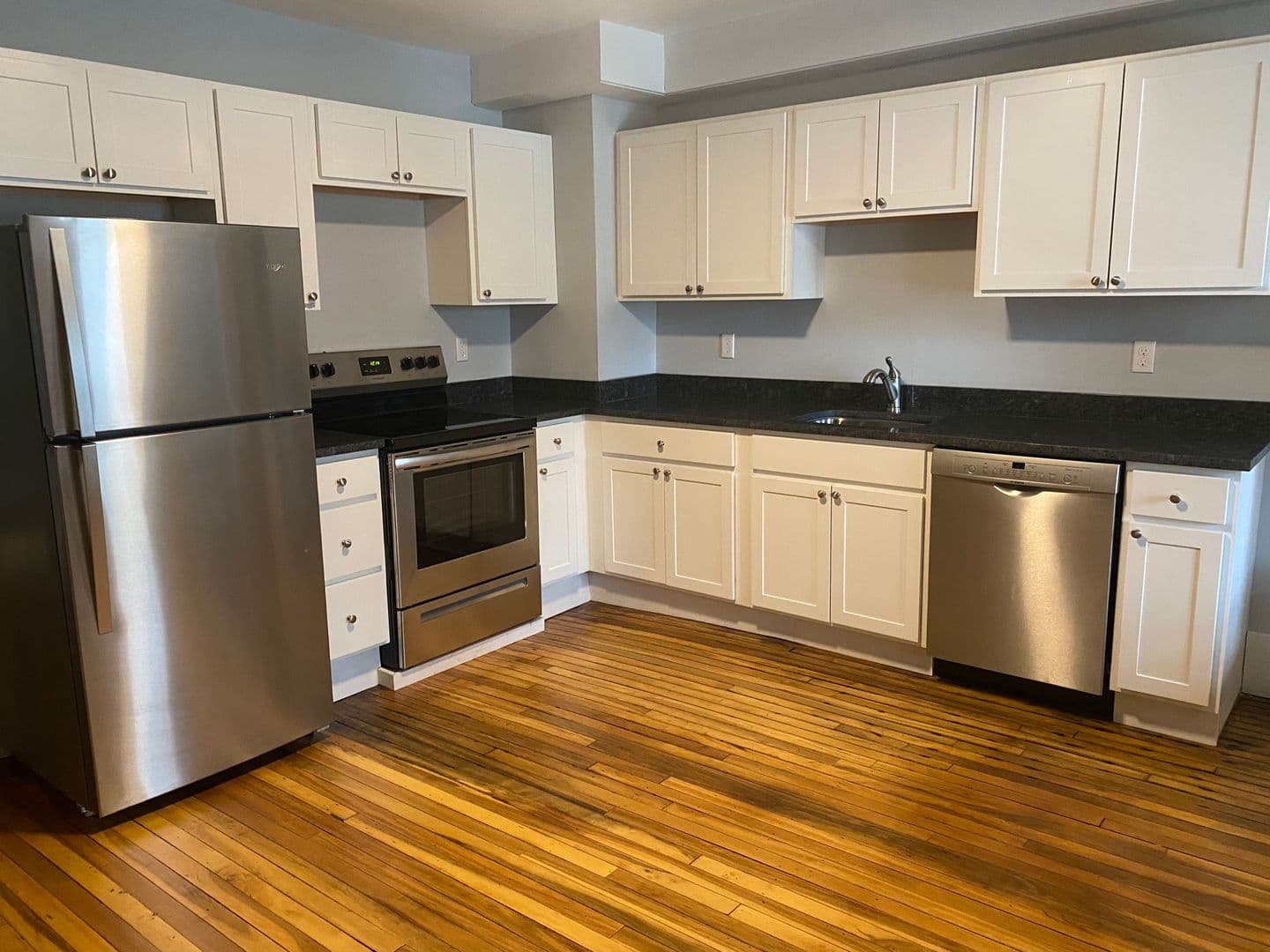 Windsor Apartment: 8 Union St.