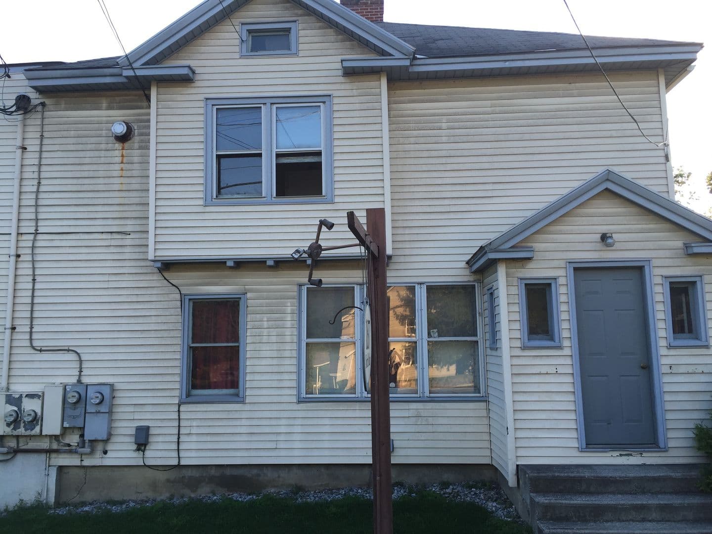 Rutland Apartment: 187 North Main St.