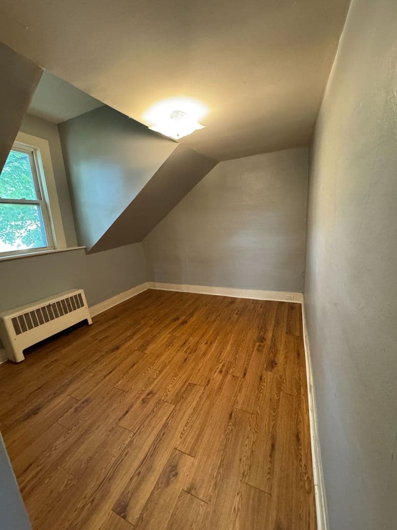 Newport Apartment: 96 South Main St.