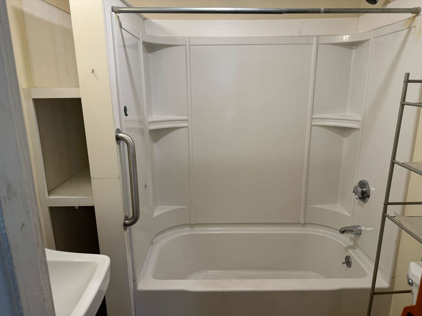 Bellows Falls Apartment: 5 West St
