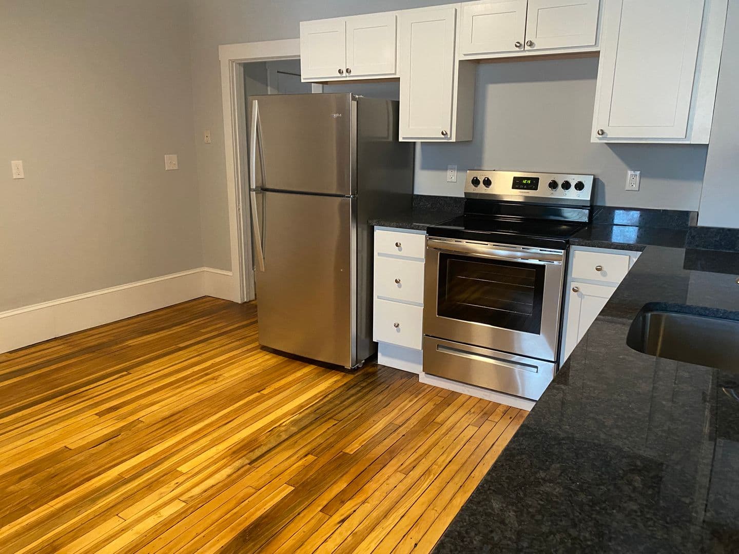 Windsor Apartment: 8 Union St.