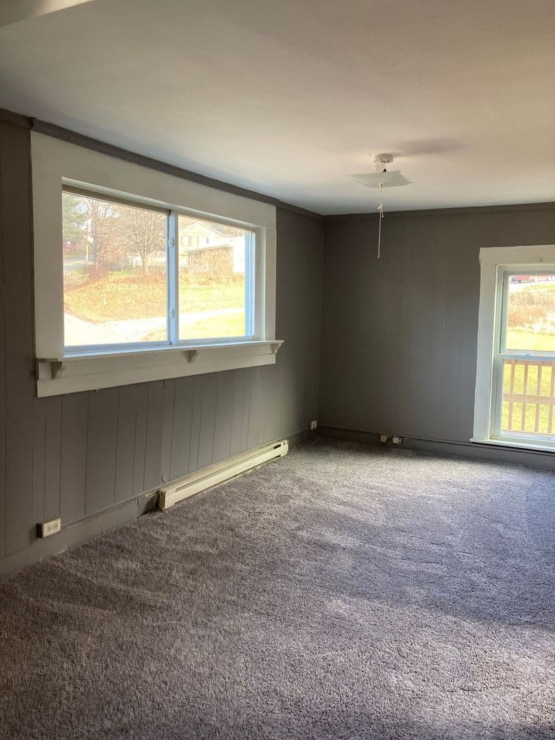 Springfield Apartment: 6 Reservoir Rd