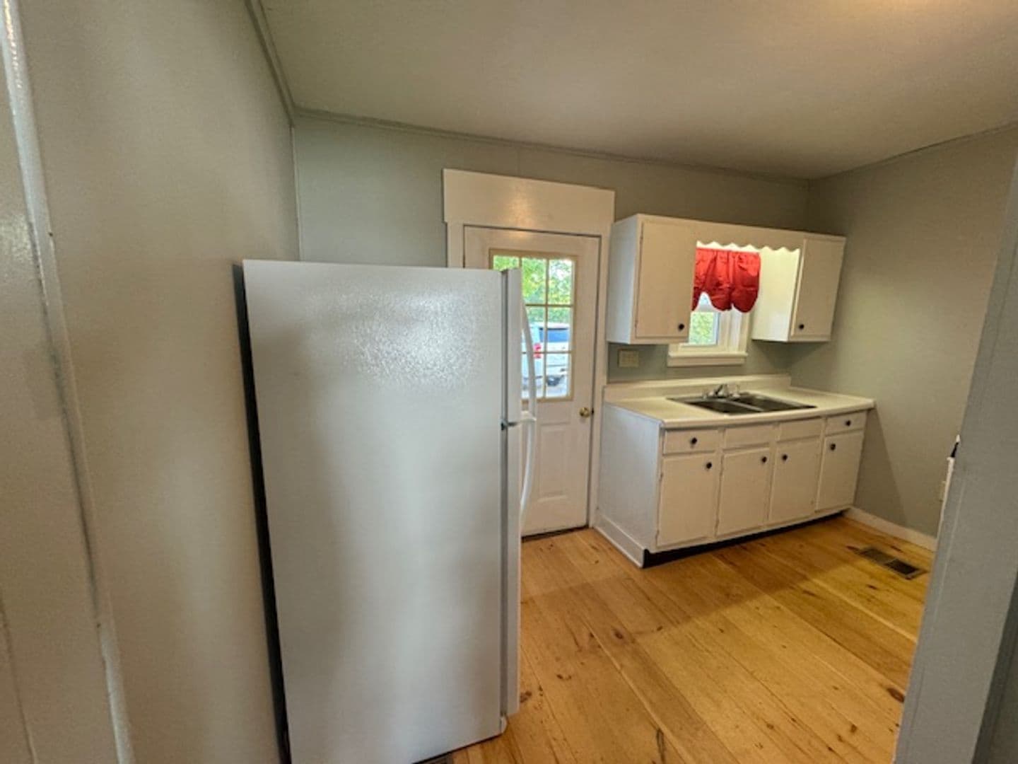 Woodsville Apartment: 18 Maple Street