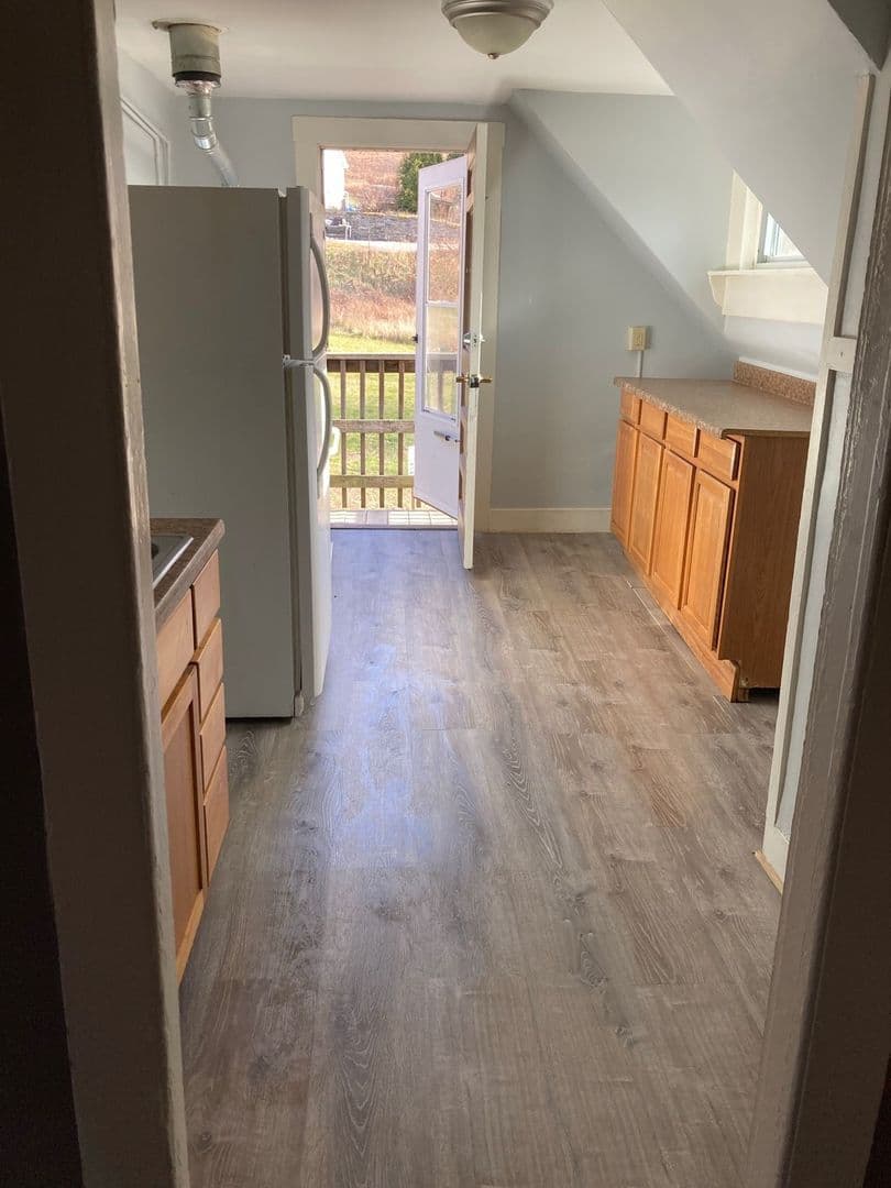 Springfield Apartment: 6 Reservoir Rd