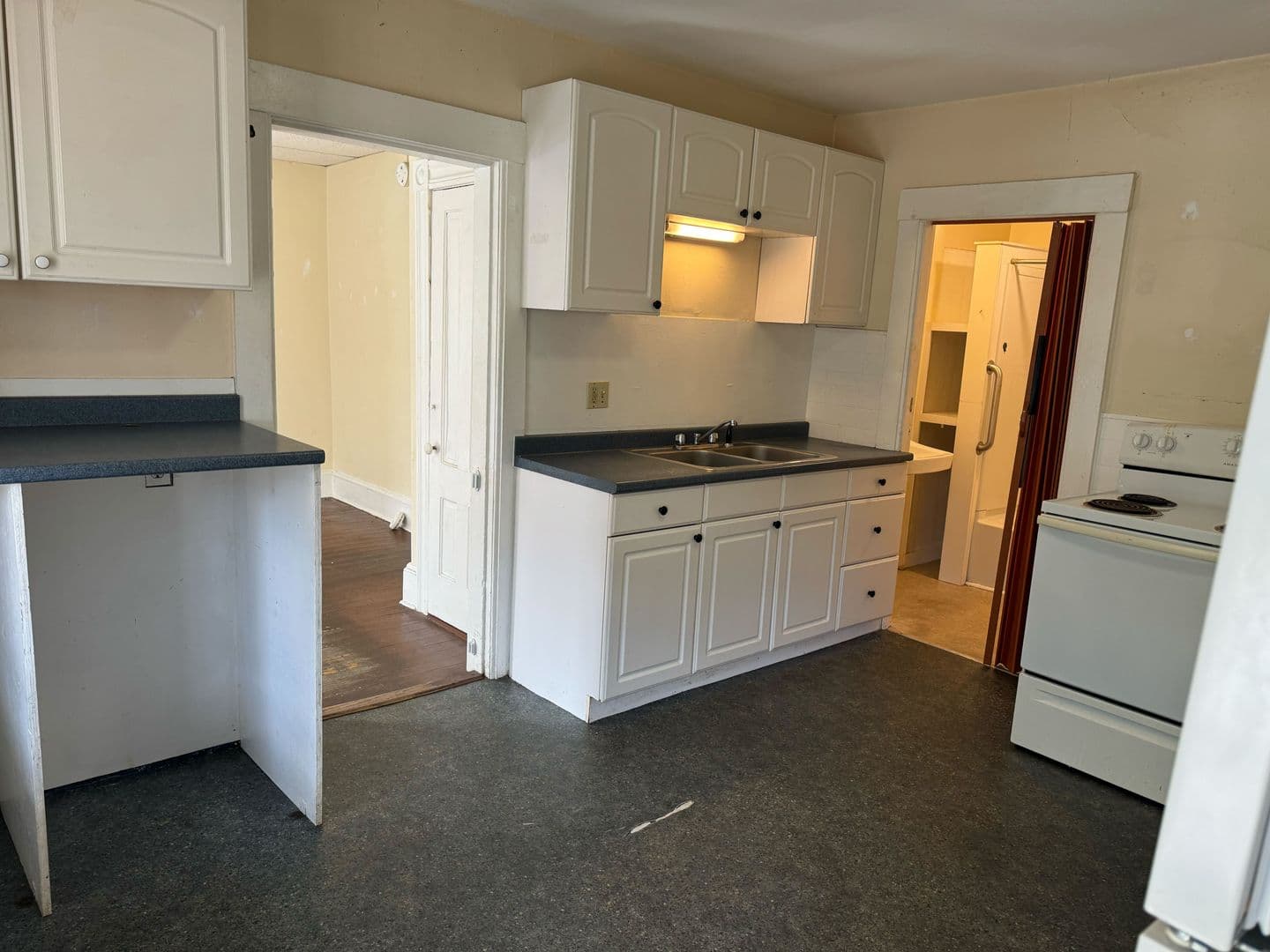 Bellows Falls Apartment: 5 West St