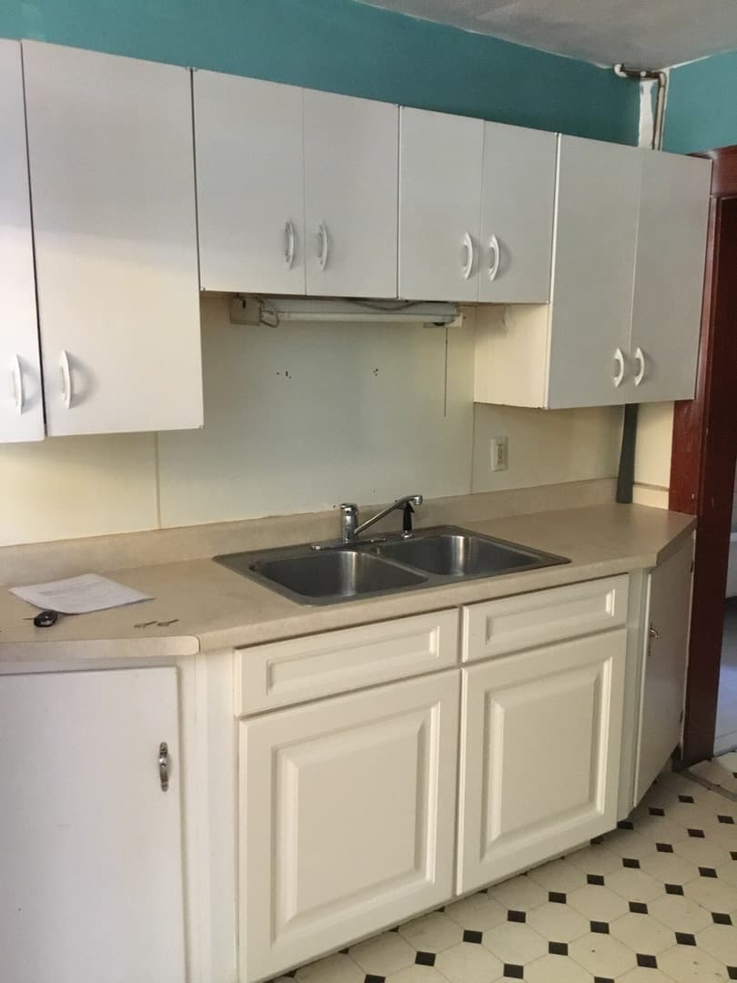 Windsor Apartment: 5 River St