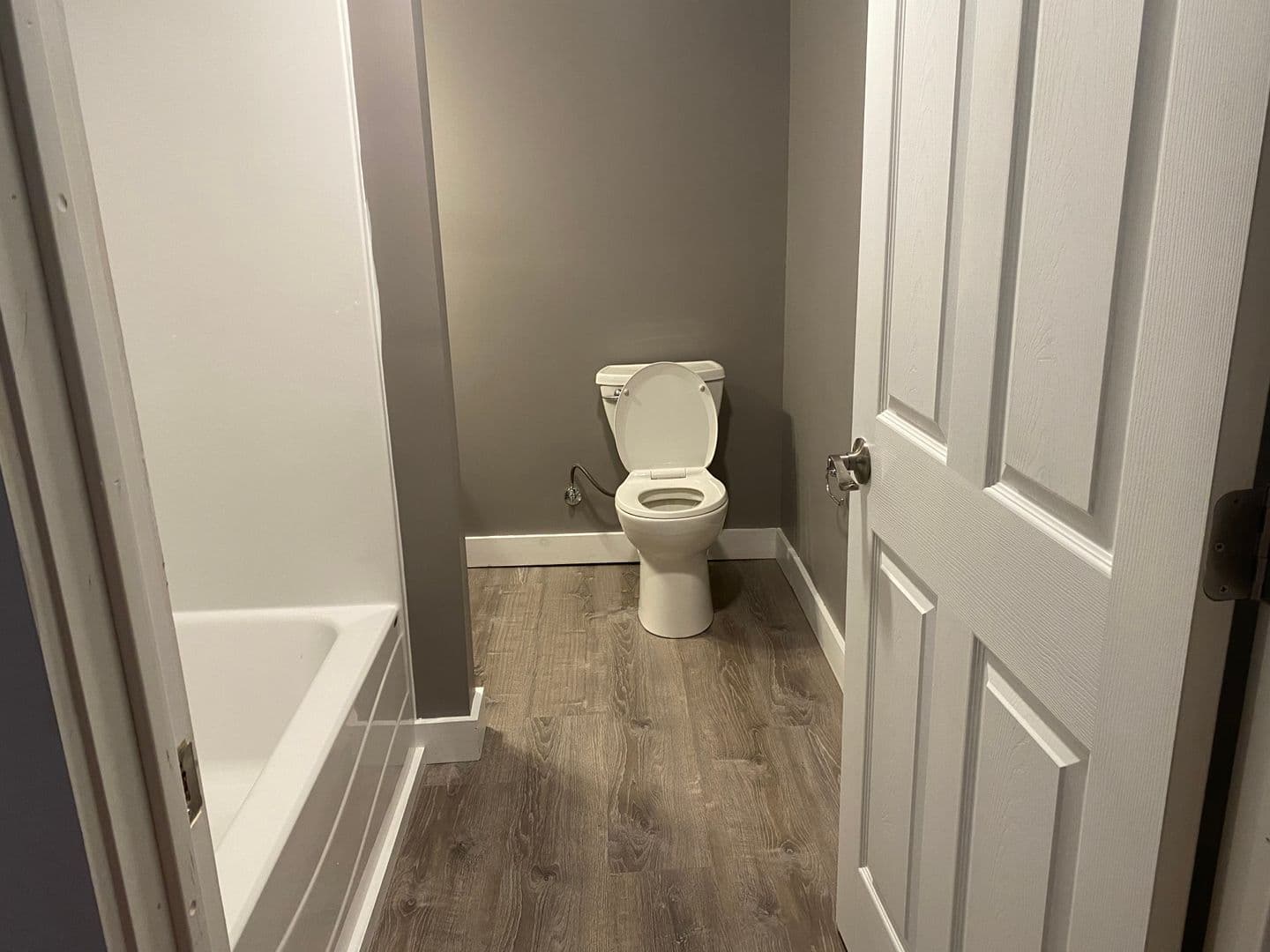 Windsor Apartment: 8 Union St.
