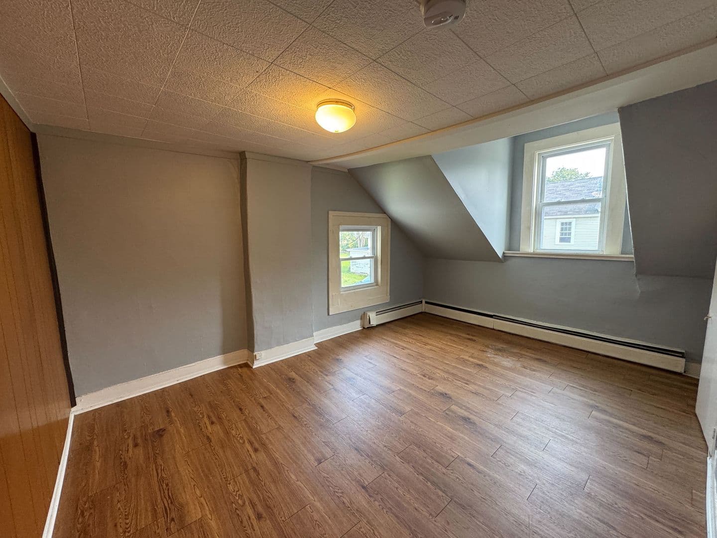 Newport Apartment: 96 South Main St.