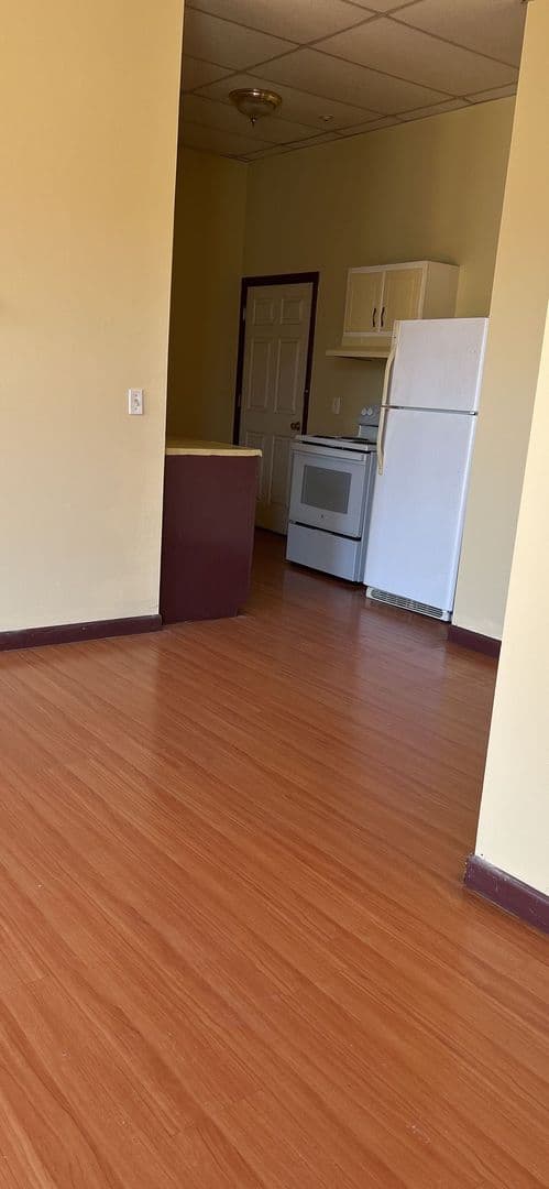 Windsor Apartment: 63 Main Street