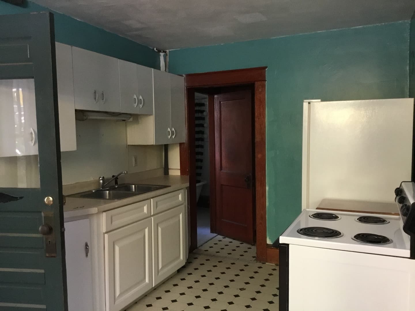 Windsor Apartment: 5 River St